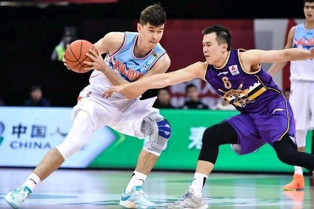 我不知道为什么，主场比赛更容易，客场我们必须提高。
